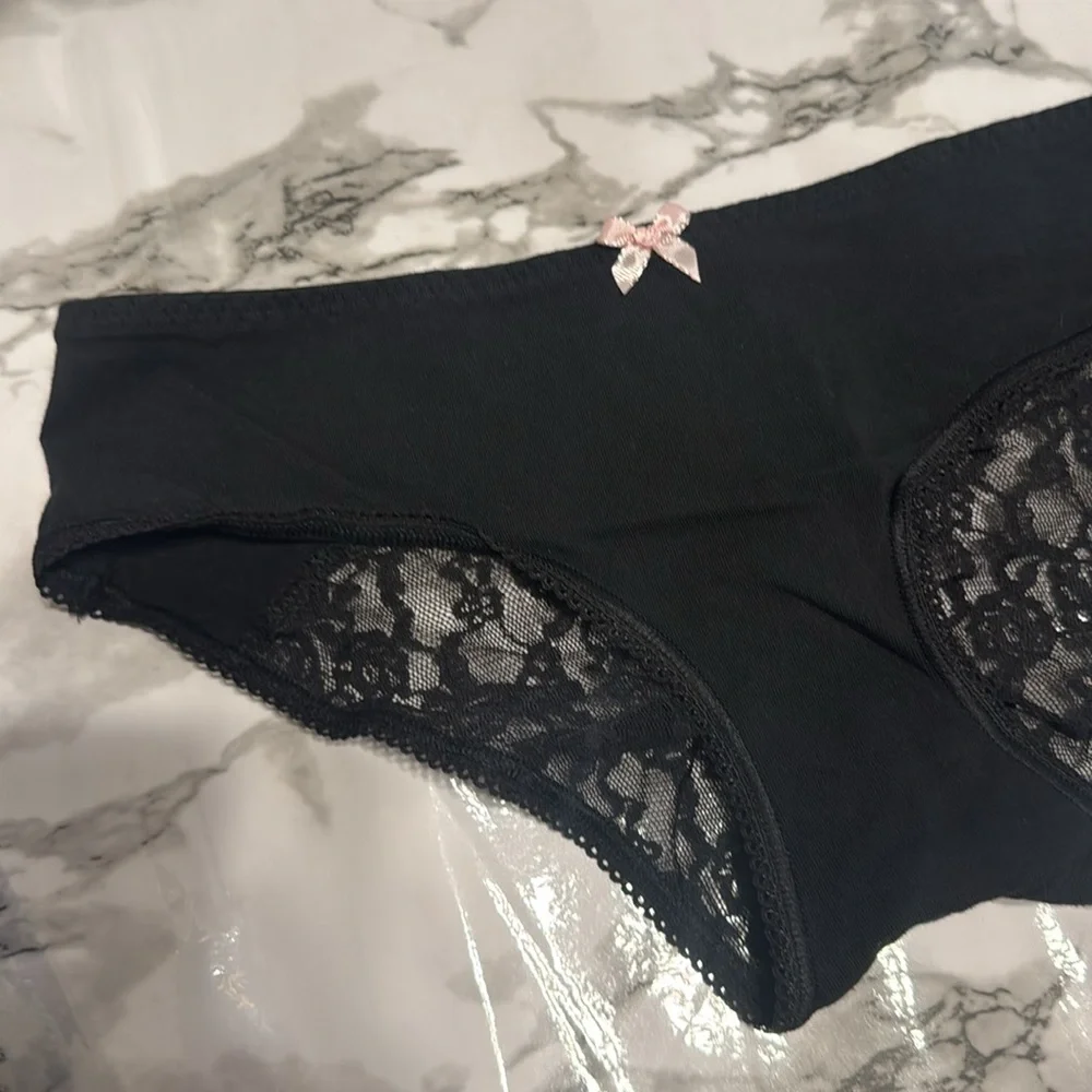 Victoria’s Secret Y2K Black Lace Trim Panties with Pink Bow size small